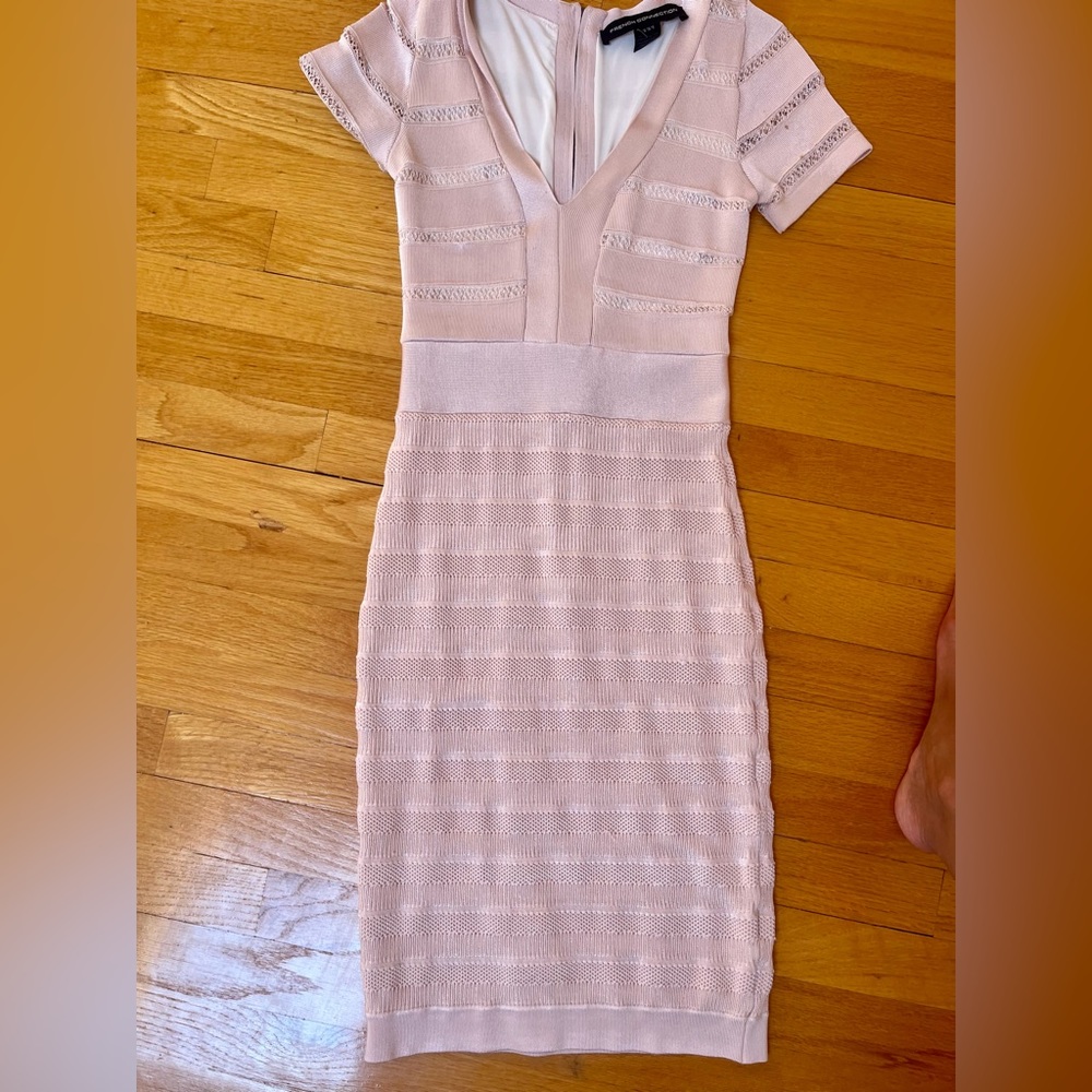 Gorgeous - Picture 2 of 4